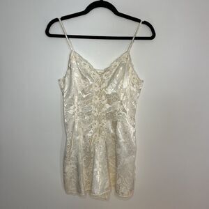 Vintage Gold label Victoria Secret Ivory Floral Lace Slip Rompe Lingerie Medium